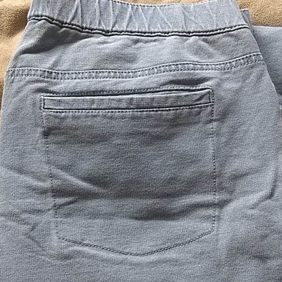 Jeans - Picture 4 of 4